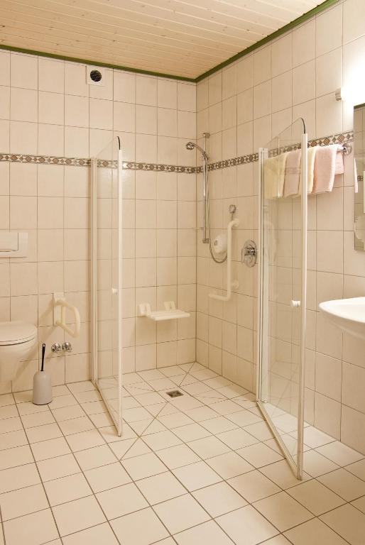 Landhotel Henkenhof Willingen Willingen  Zimmer foto